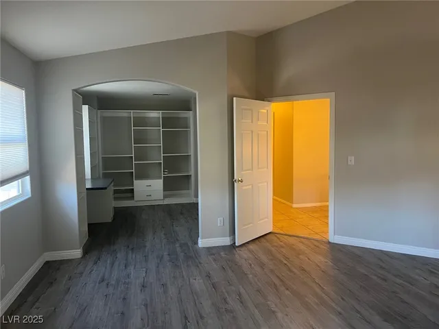 $2,100 | 9421 Citrus Vine Court, Las Vegas, NV 89129