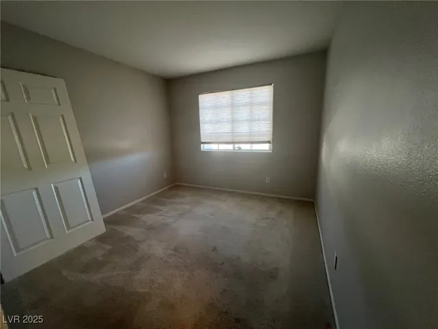 $2,100 | 9421 Citrus Vine Court, Las Vegas, NV 89129