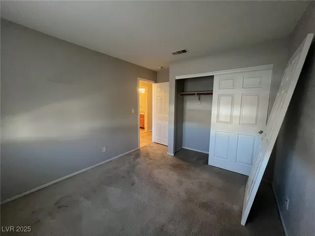 $2,100 | 9421 Citrus Vine Court, Las Vegas, NV 89129