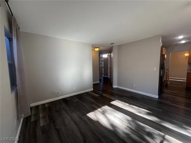 $2,100 | 9421 Citrus Vine Court, Las Vegas, NV 89129