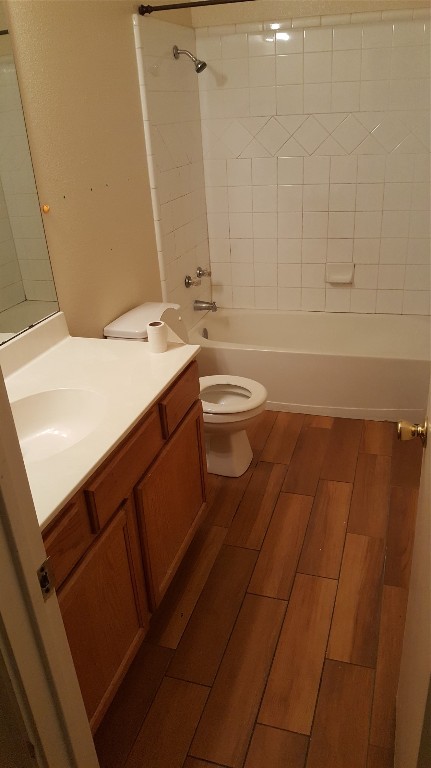 2808 Southampton Way, Unit A Round Rock, TX 78664 - Photo 4 of 16 a bathroom with a sink and a mirror