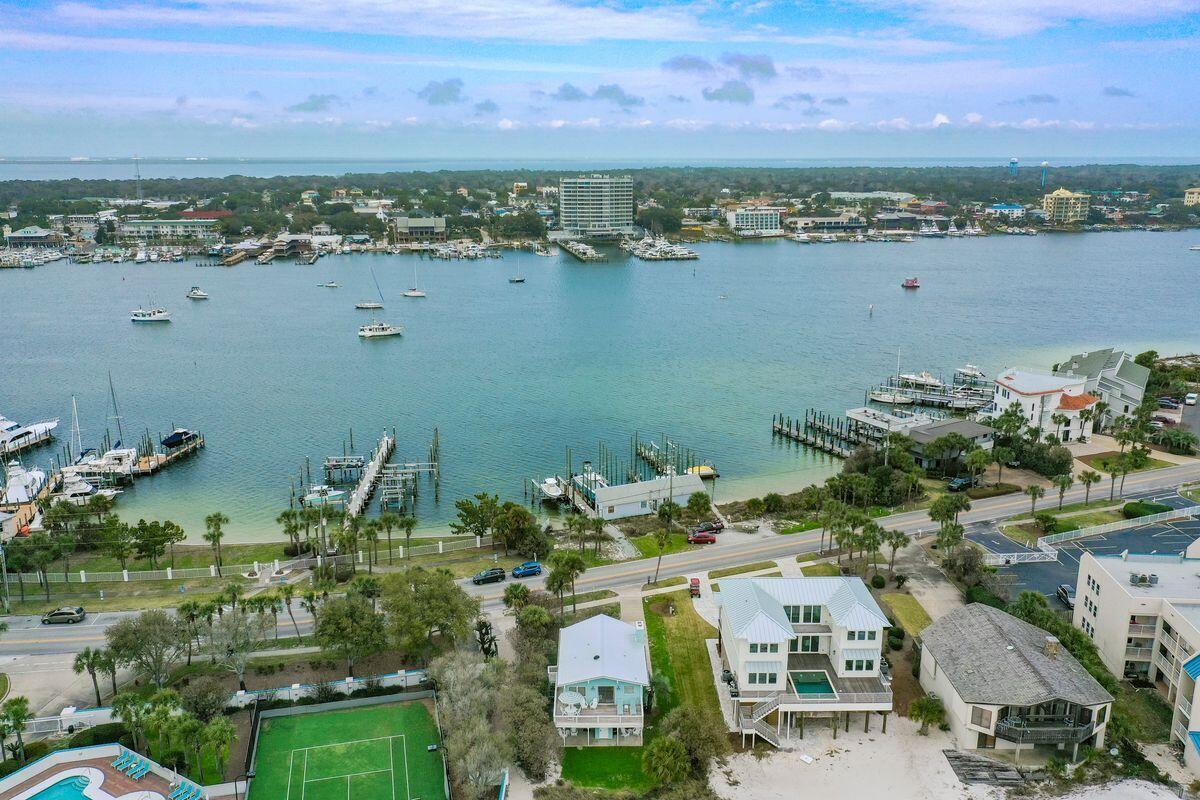 320 Gulf Shore Drive Destin, FL 32541 - Photo 38 of 46 an aerial view of a houses with outdoor space