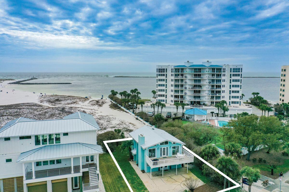 320 Gulf Shore Drive Destin, FL 32541 - Photo 5 of 46 a view of a city with tall buildings