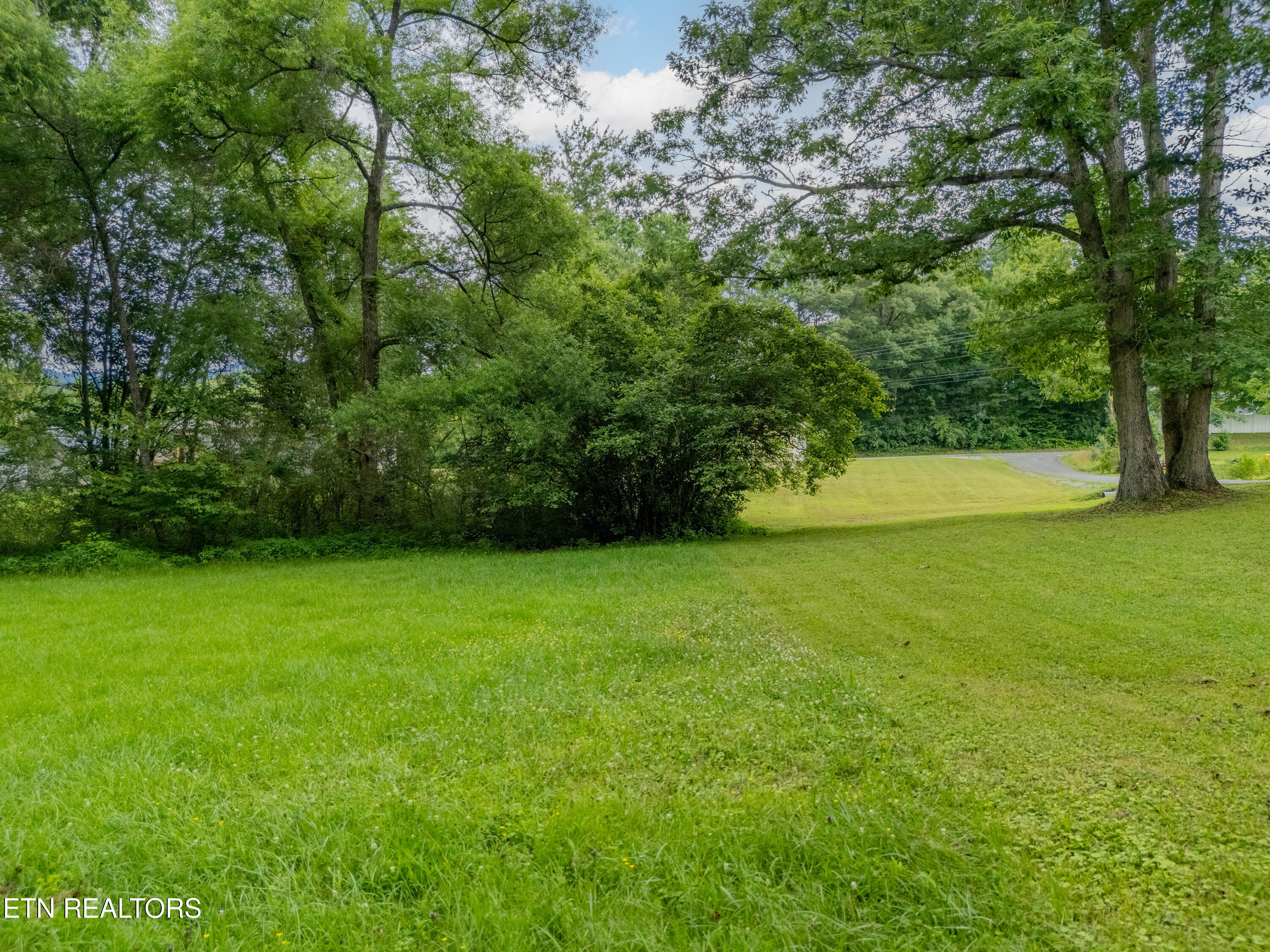 440 Liberty Road Wartburg, TN 37887 - Photo 18 of 20 DJI_20260626151317_0211_D-HDR