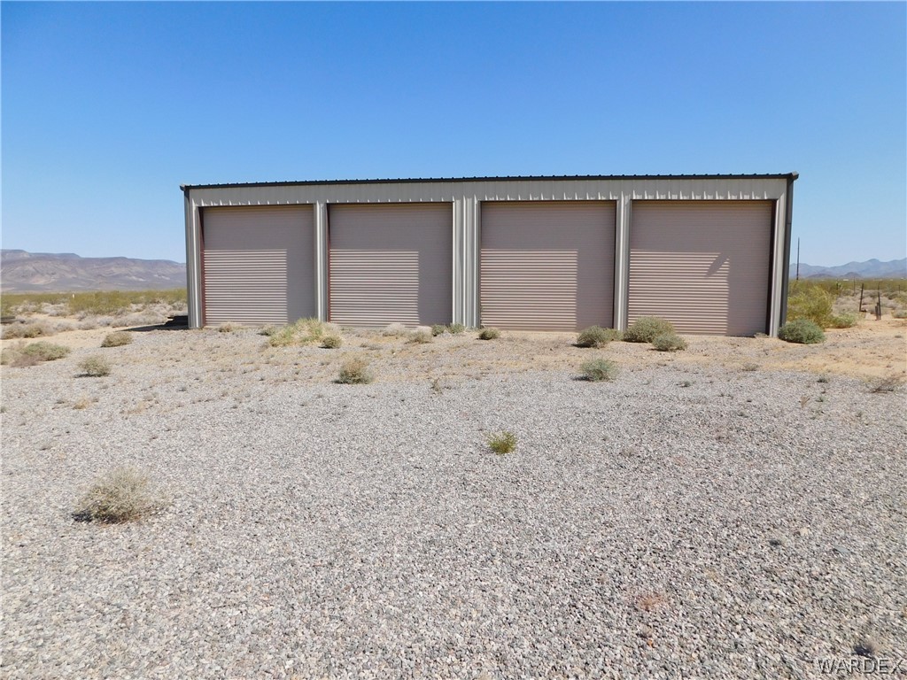 15071 South Aripine Road Yucca, AZ 86438 - Photo 1 of 38 Gallery Image 1