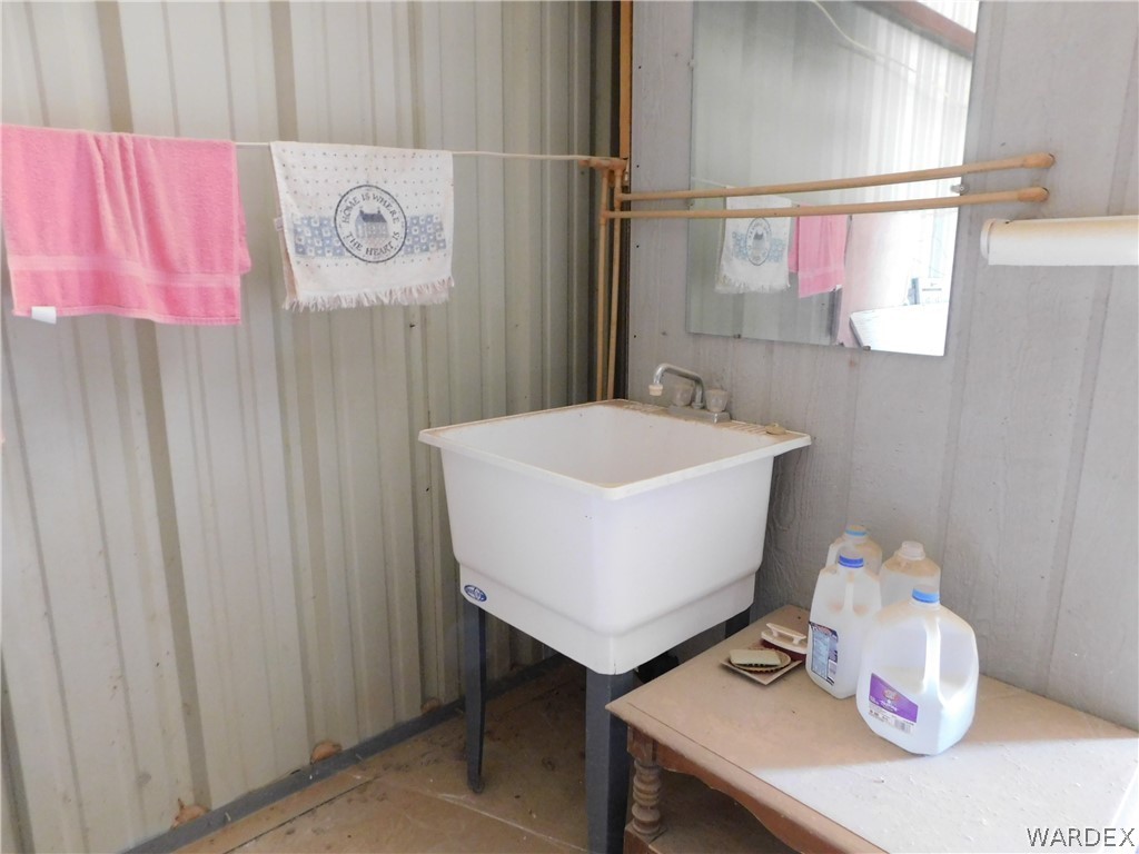 15071 South Aripine Road Yucca, AZ 86438 - Photo 18 of 38 Gallery Image 18