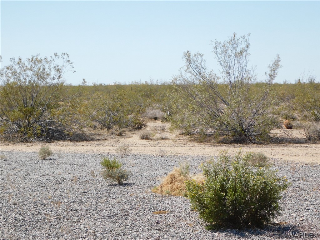 15071 South Aripine Road Yucca, AZ 86438 - Photo 27 of 38 Gallery Image 27