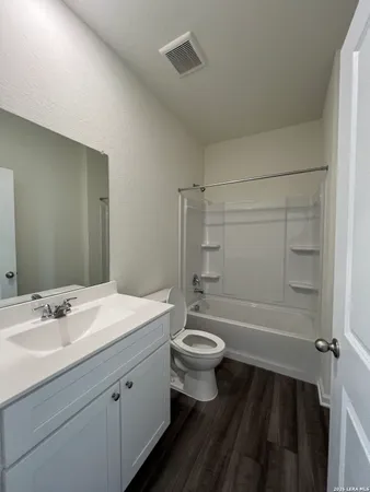 $2,100 | 12817 Prairie Valley, Schertz, TX 78154