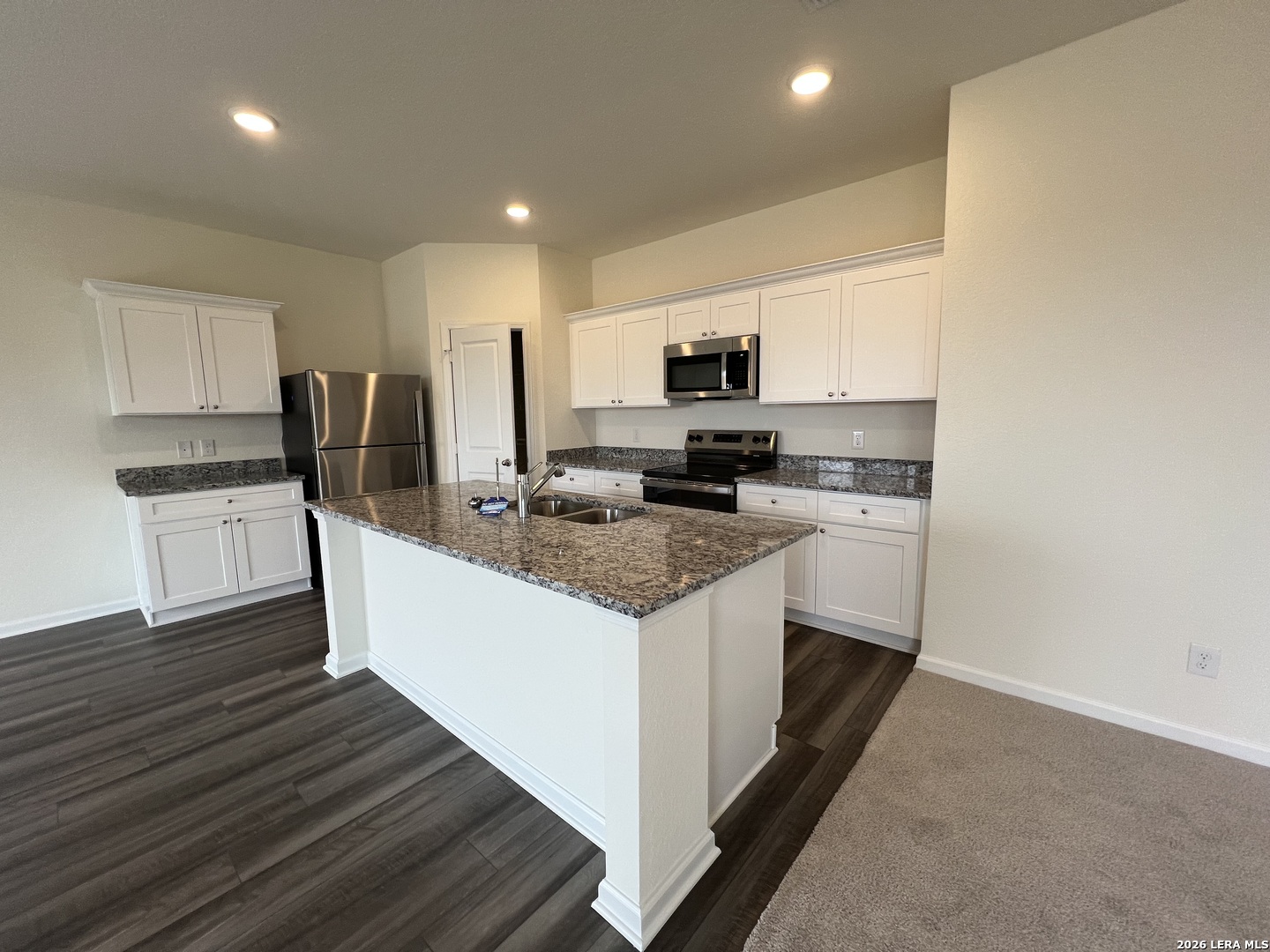 12817 Prairie Valley Schertz, TX 78154 - Photo 8 of 28