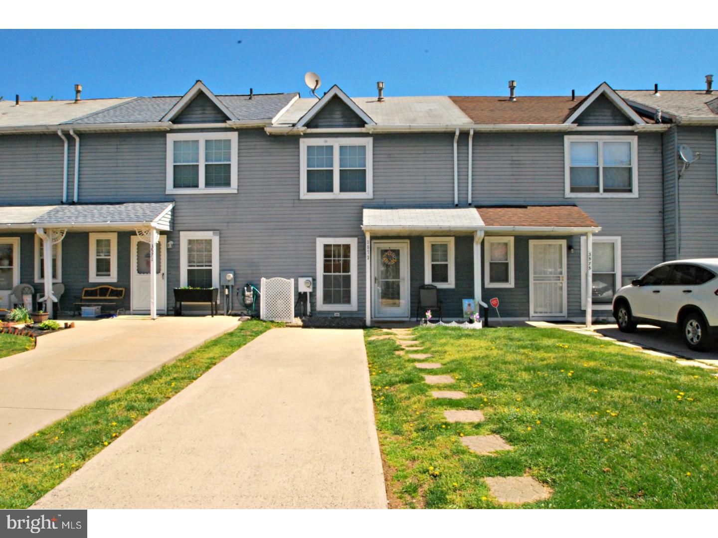 3573 Dows Road Philadelphia, PA 19154 - Photo 2 of 25 Gallery Image 2