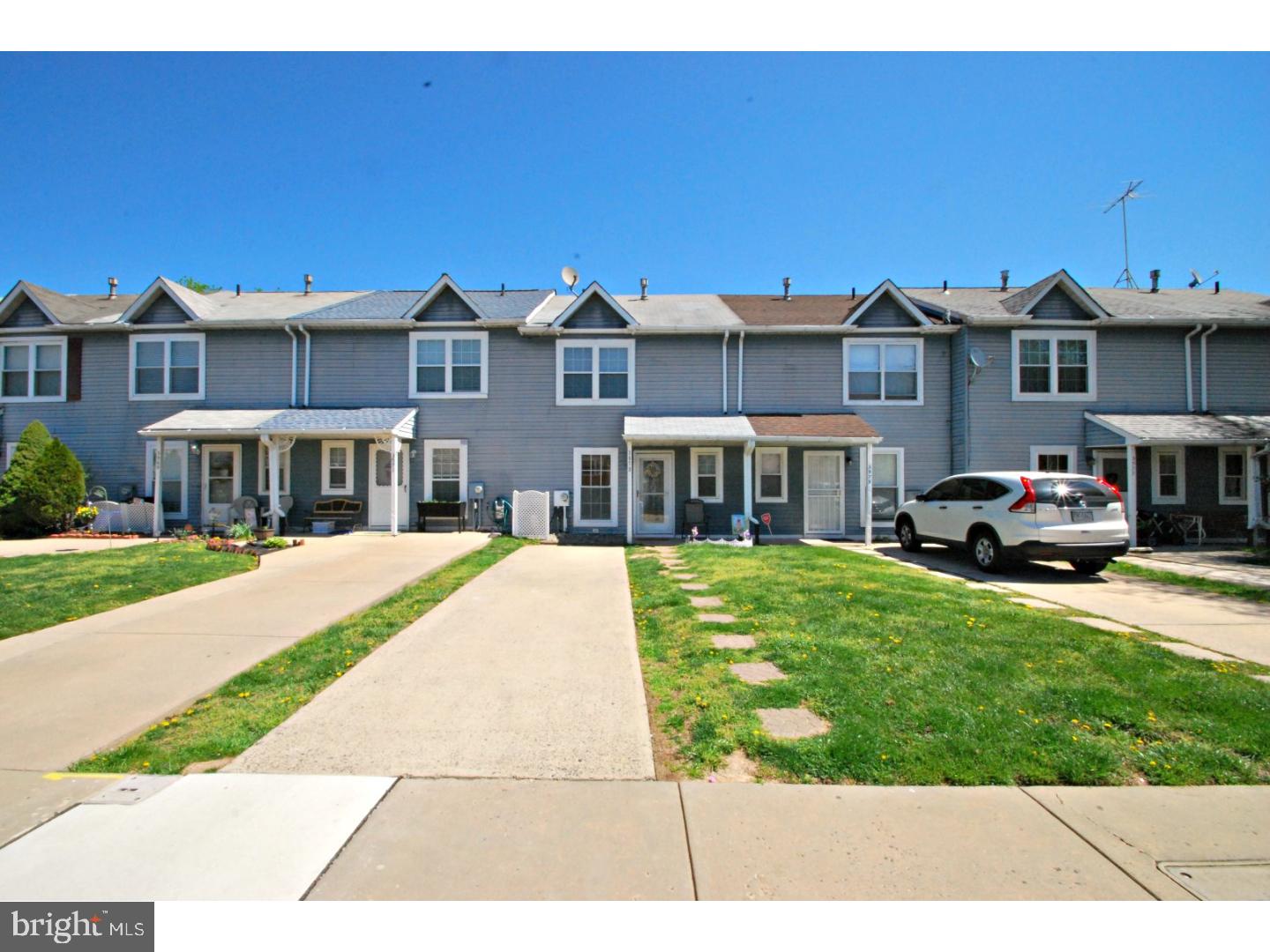 3573 Dows Road Philadelphia, PA 19154 - Photo 4 of 25 Gallery Image 4