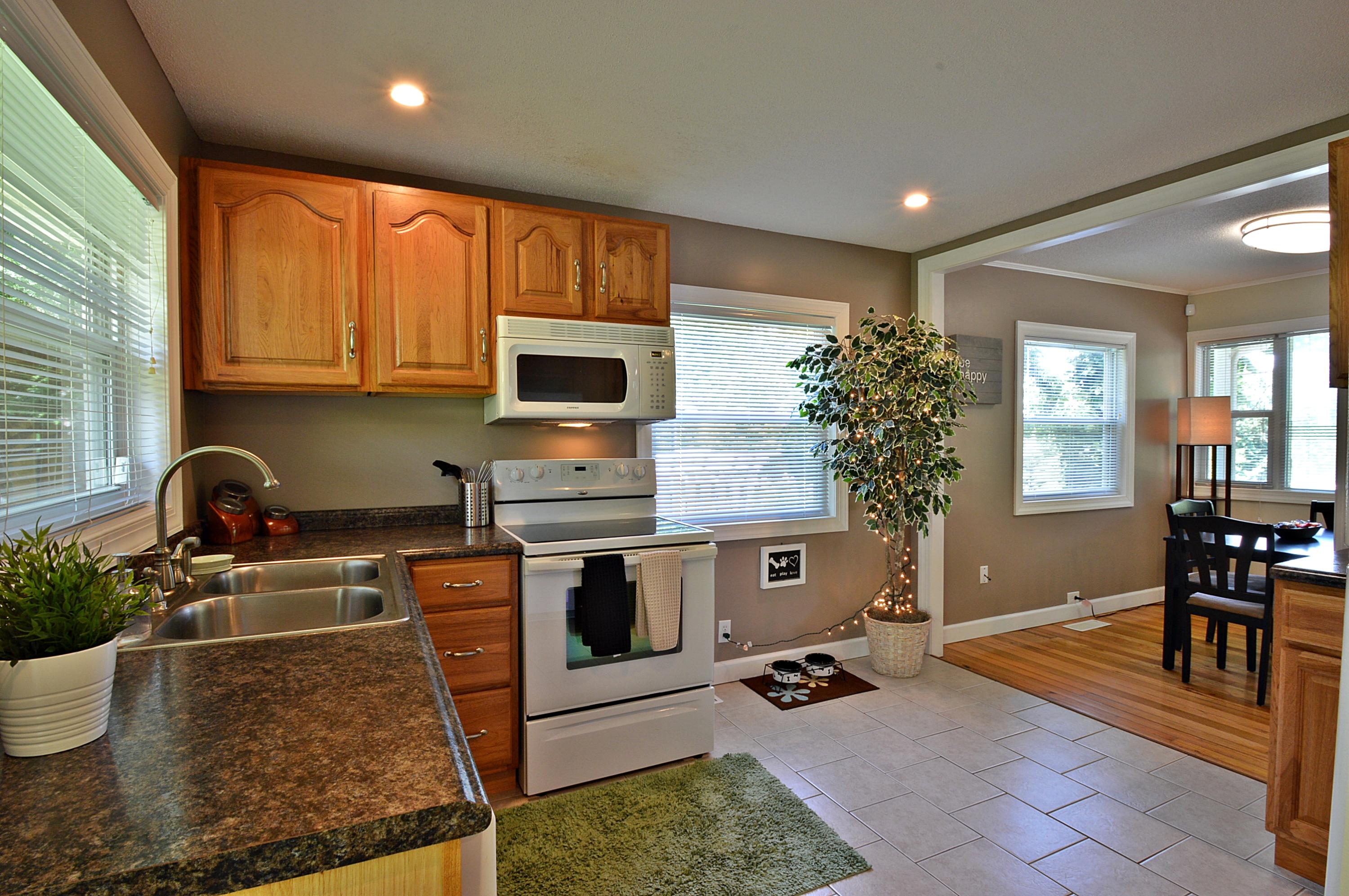64 Outer Drive Oak Ridge, TN 37830 - Photo 14 of 29 DSC_5908_v1_current