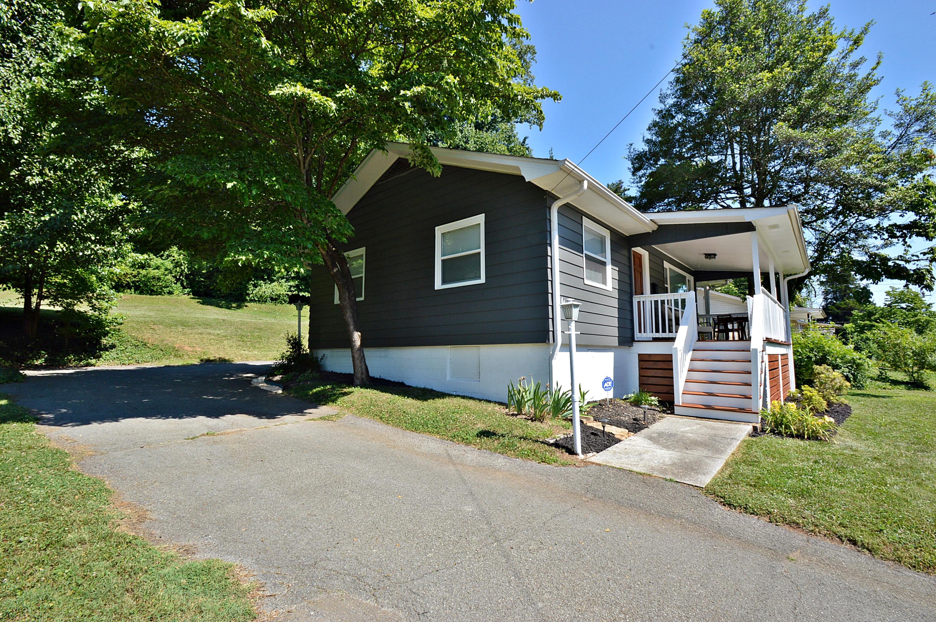 64 Outer Drive Oak Ridge, TN 37830 - Photo 3 of 29 DSC_6235_v1_current
