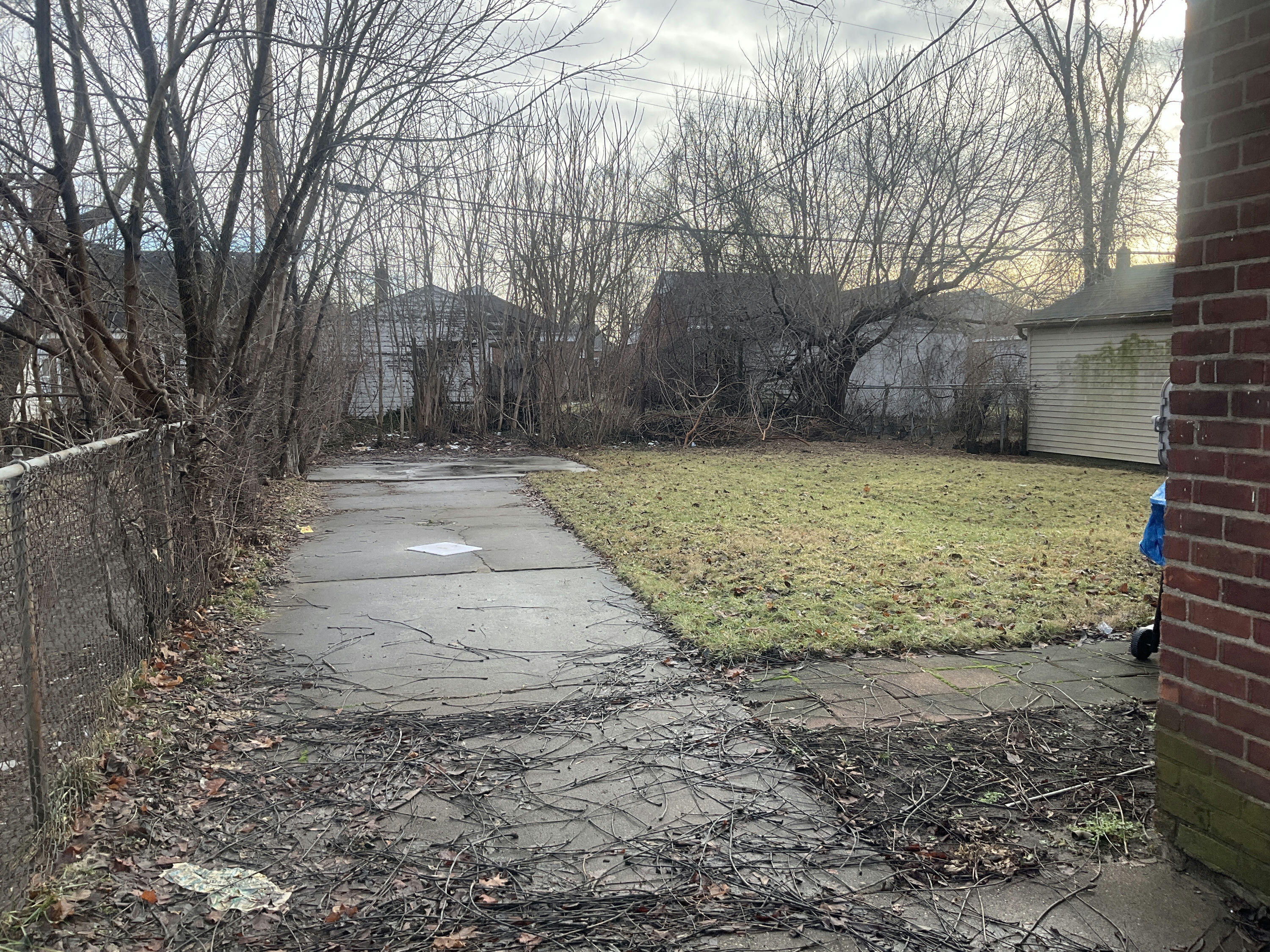 18752 Faust Avenue Detroit, MI 48219 - Photo 3 of 22 anocLsLRfAahD71qqoUKJhRKw-hFQW4oBIPxbSmm