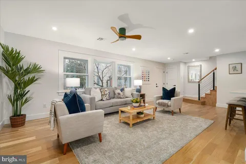 $1,300,000 | 10 Perry Street, Lambertville, NJ 08530