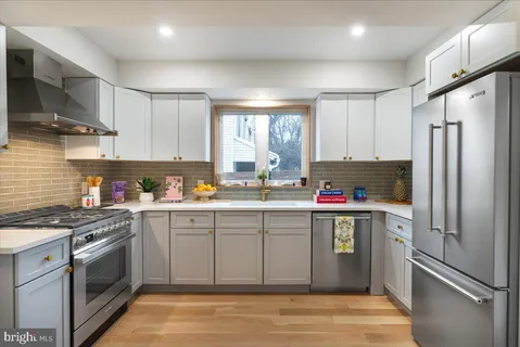 $1,300,000 | 10 Perry Street, Lambertville, NJ 08530