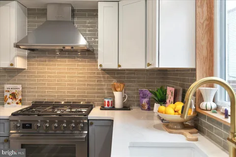 $1,300,000 | 10 Perry Street, Lambertville, NJ 08530