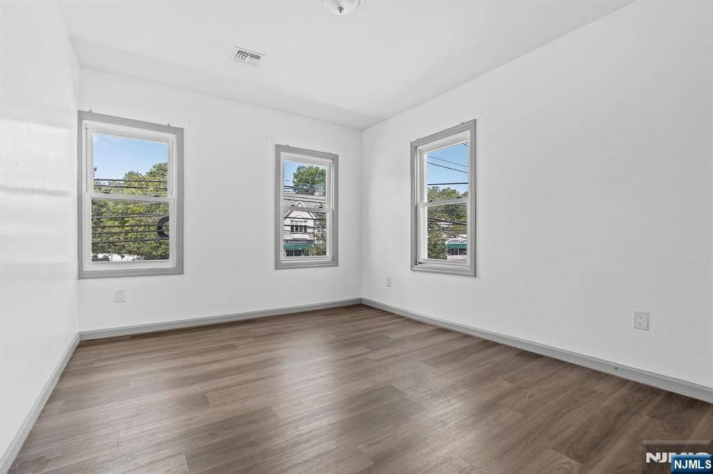 143 Valley Road, Unit 2L Montclair, NJ 07042 - Photo 11 of 20