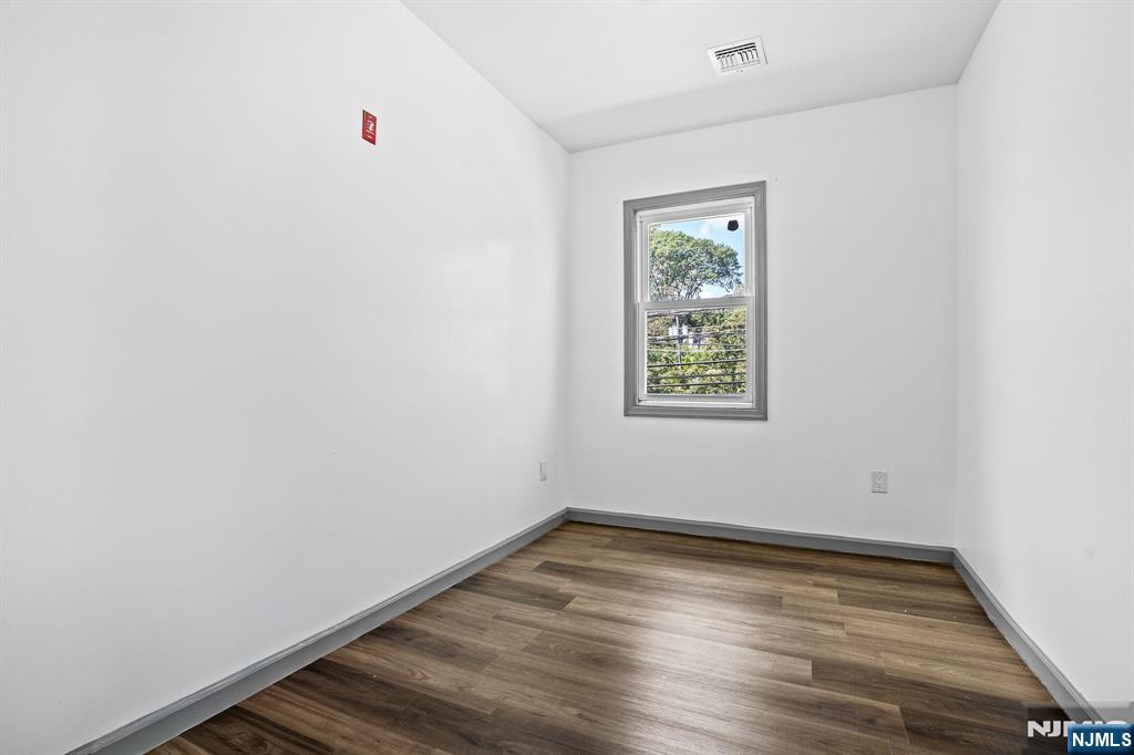 143 Valley Road, Unit 2L Montclair, NJ 07042 - Photo 13 of 20