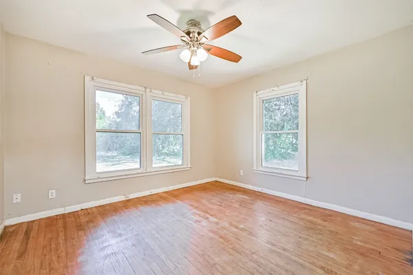 $1,600 | 1007 Plum Street, La Marque, TX 77568