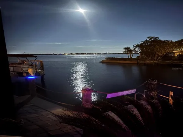 $1,075,000 | 2743 Janet Street, Matlacha, FL 33993