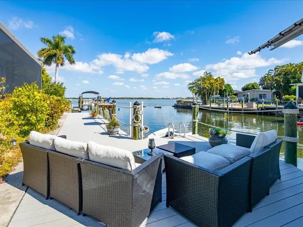 $1,075,000 | 2743 Janet Street, Matlacha, FL 33993