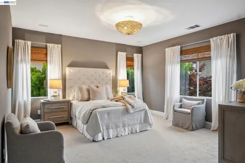 $2,095,000 | 367 Creedon Circle, Alameda, CA 94502