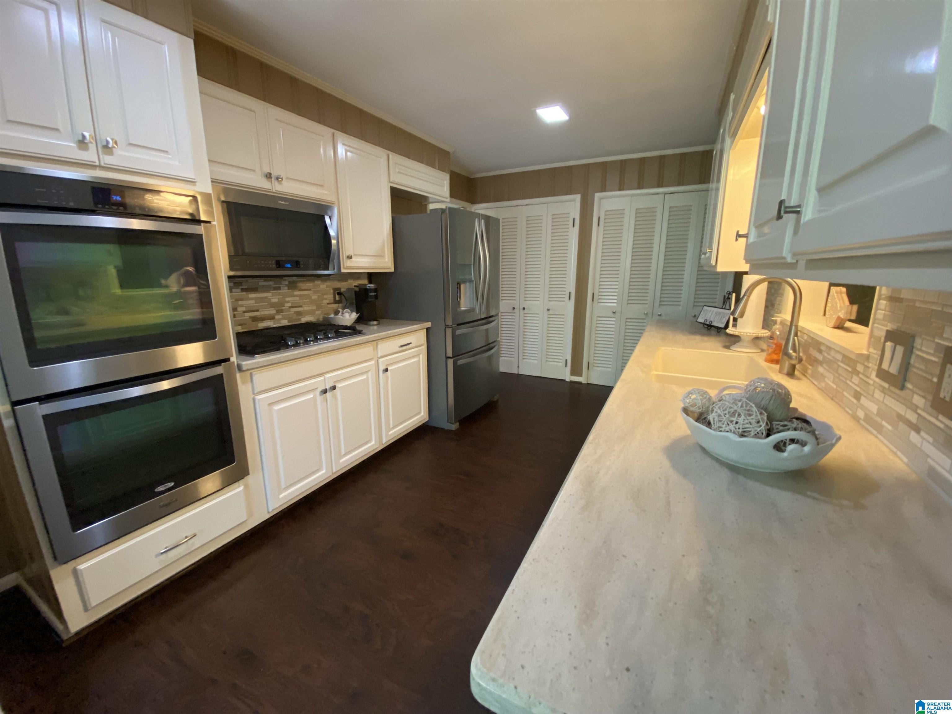 1008 6th Street West Jasper, AL 35501 - Photo 2 of 37