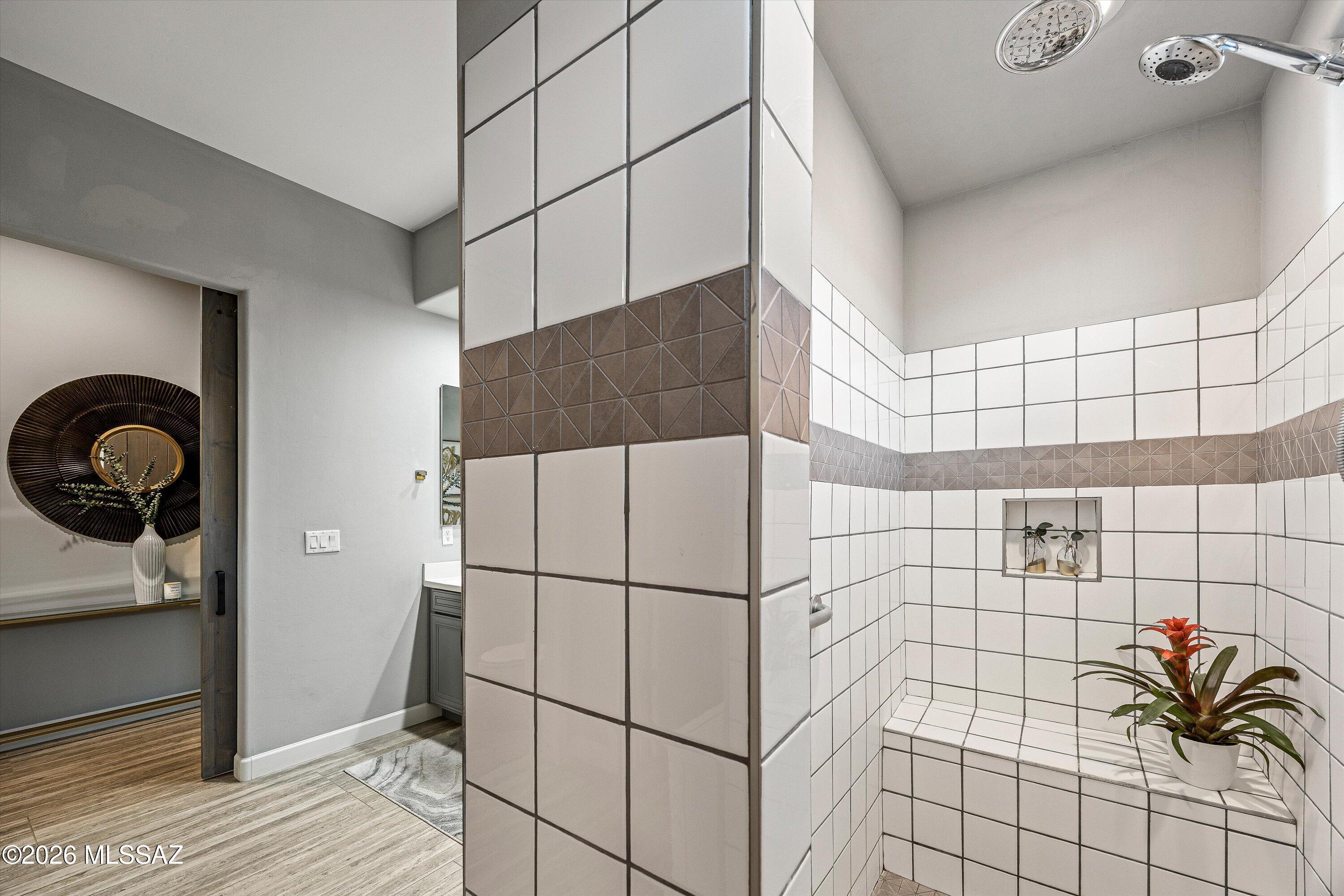 8489 North Lone Ranger Road Tucson, AZ 85743 - Photo 27 of 50 Primary shower