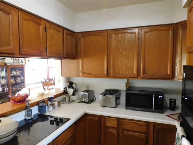 $295,000 | 7658 310th Road, Everest, KS 66424