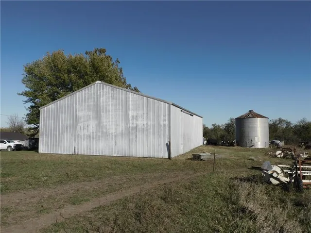 $295,000 | 7658 310th Road, Everest, KS 66424