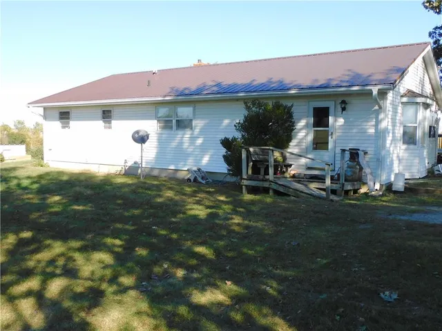 $295,000 | 7658 310th Road, Everest, KS 66424