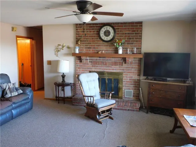 $295,000 | 7658 310th Road, Everest, KS 66424