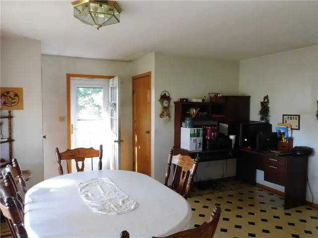 $295,000 | 7658 310th Road, Everest, KS 66424