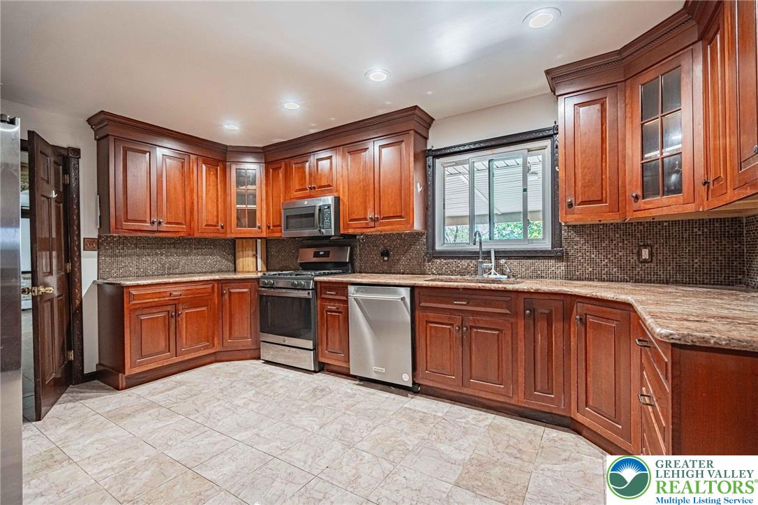 3609 Windy Road Orefield, PA 18069 - Photo 18 of 97 MAIN KITCHEN