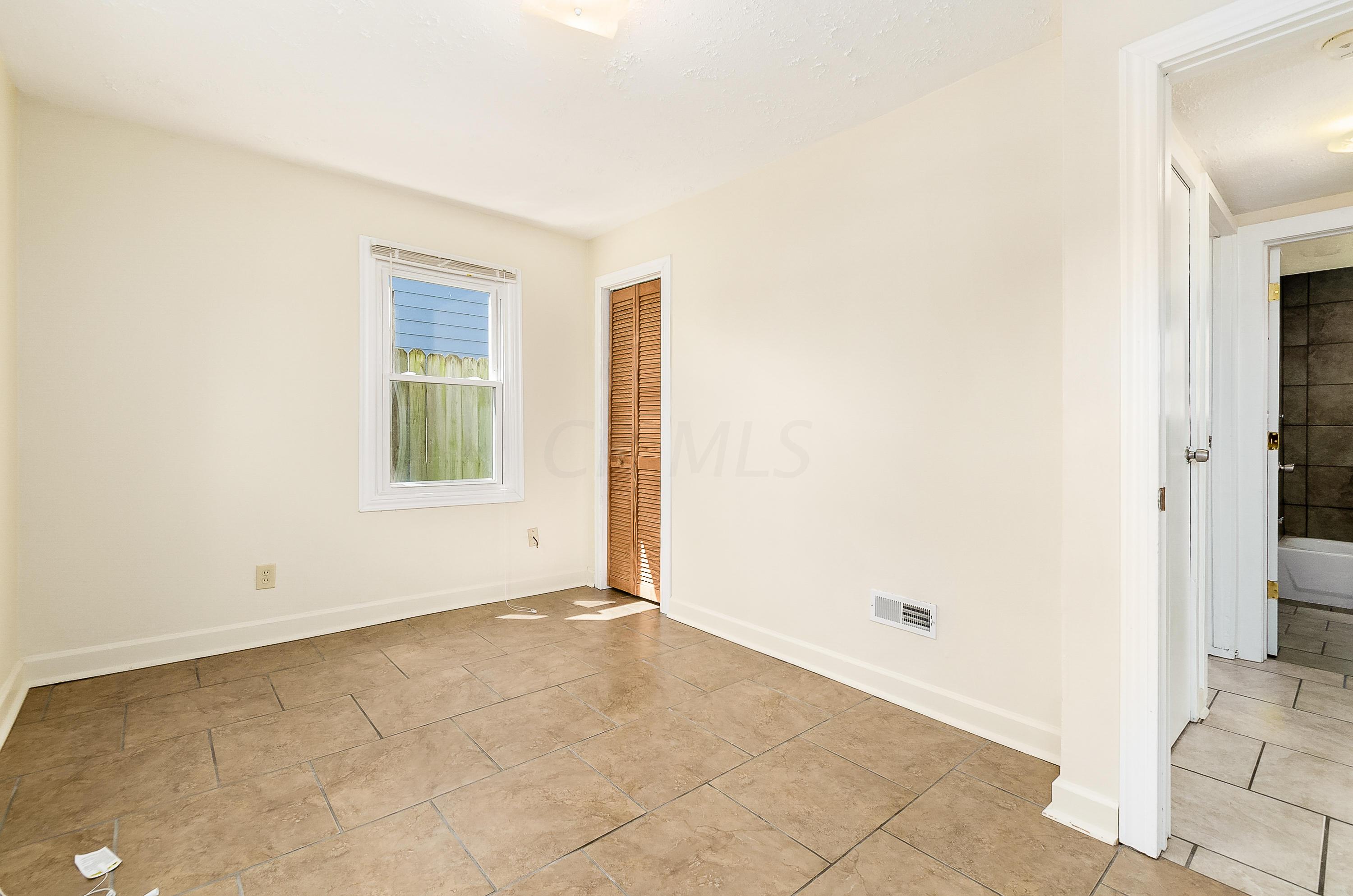 2360 Lindale Road Columbus, OH 43224 - Photo 14 of 29 Gallery Image 14
