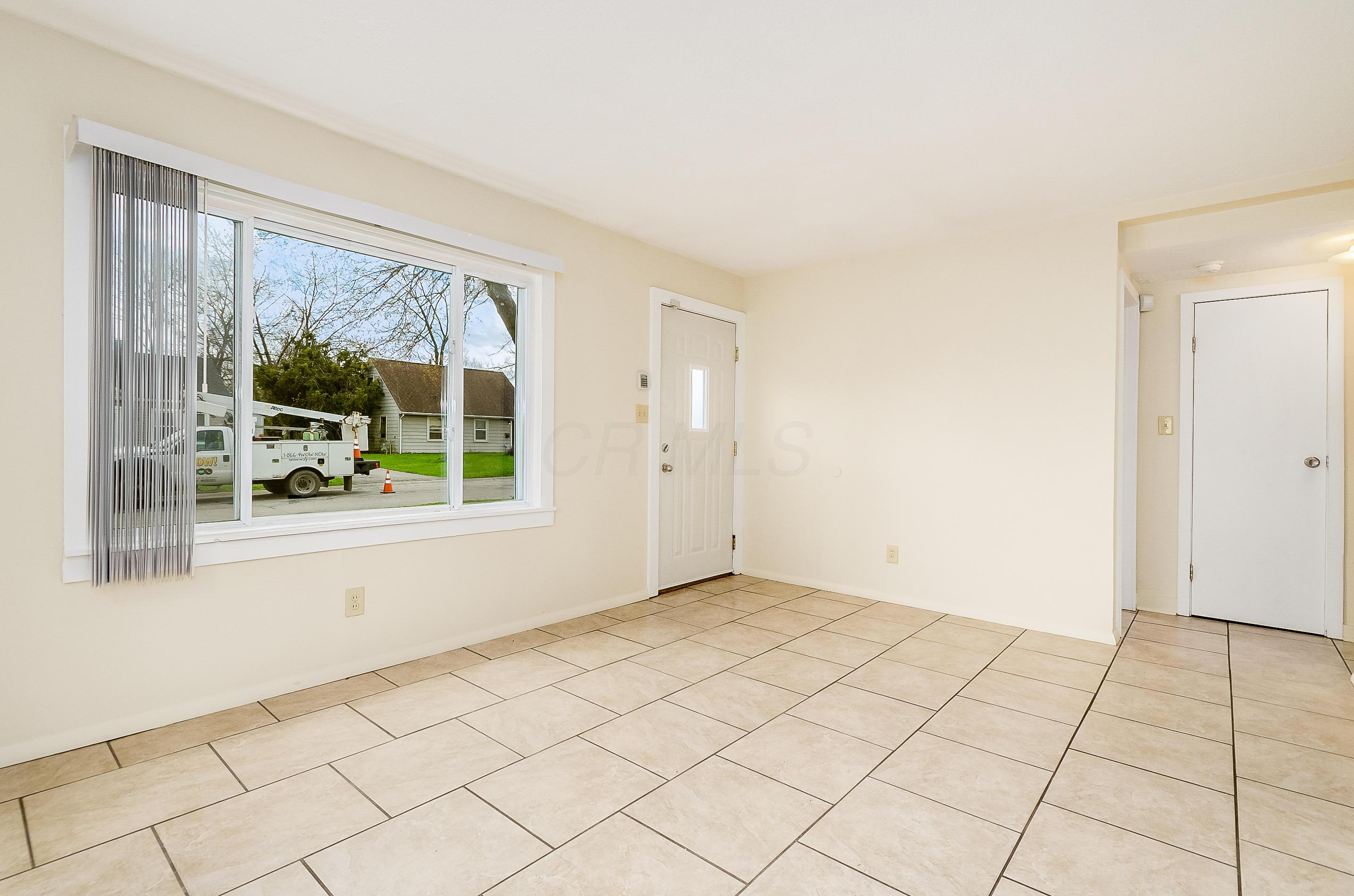 2360 Lindale Road Columbus, OH 43224 - Photo 3 of 29 Gallery Image 3