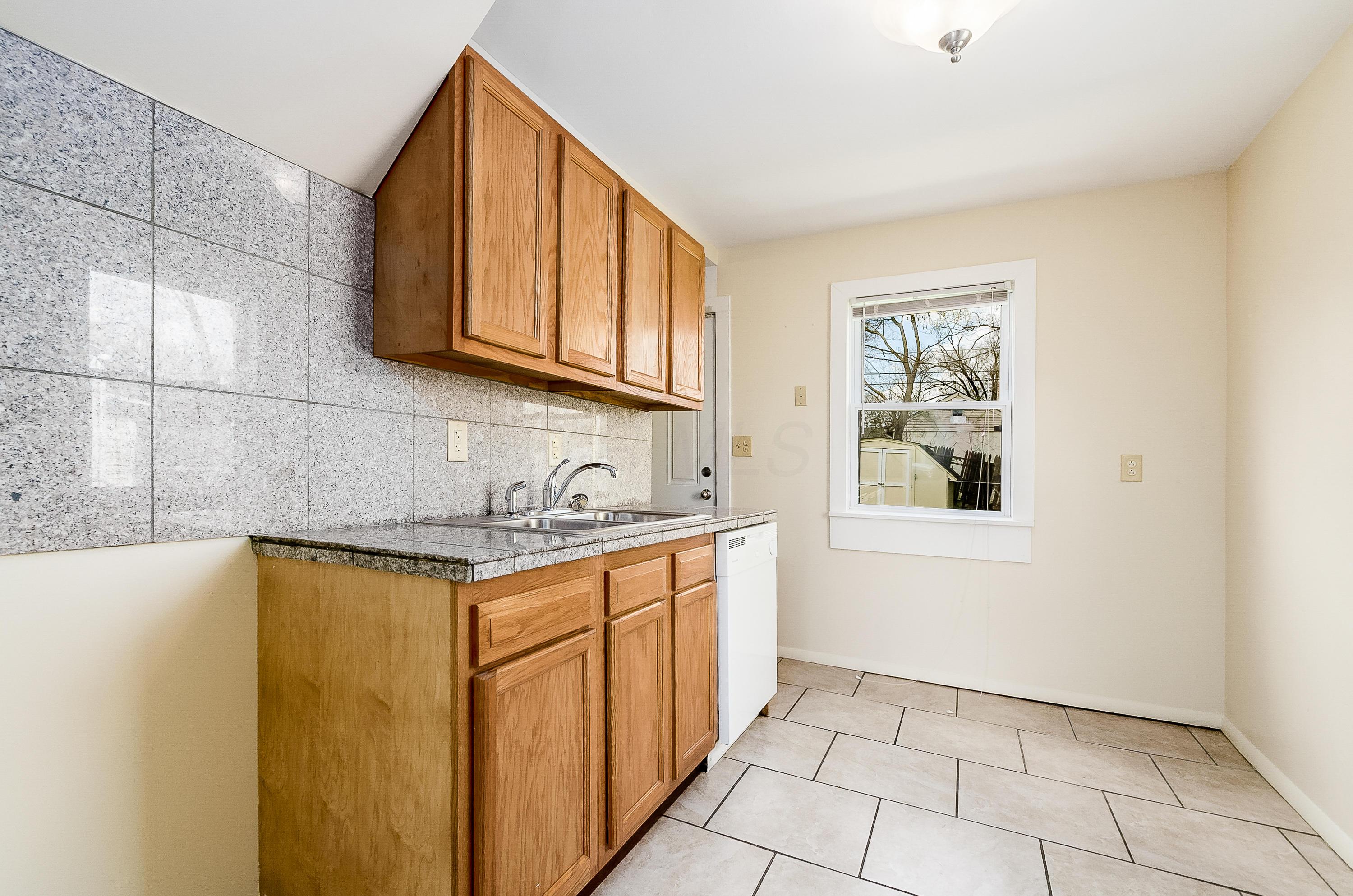 2360 Lindale Road Columbus, OH 43224 - Photo 5 of 29 Gallery Image 5