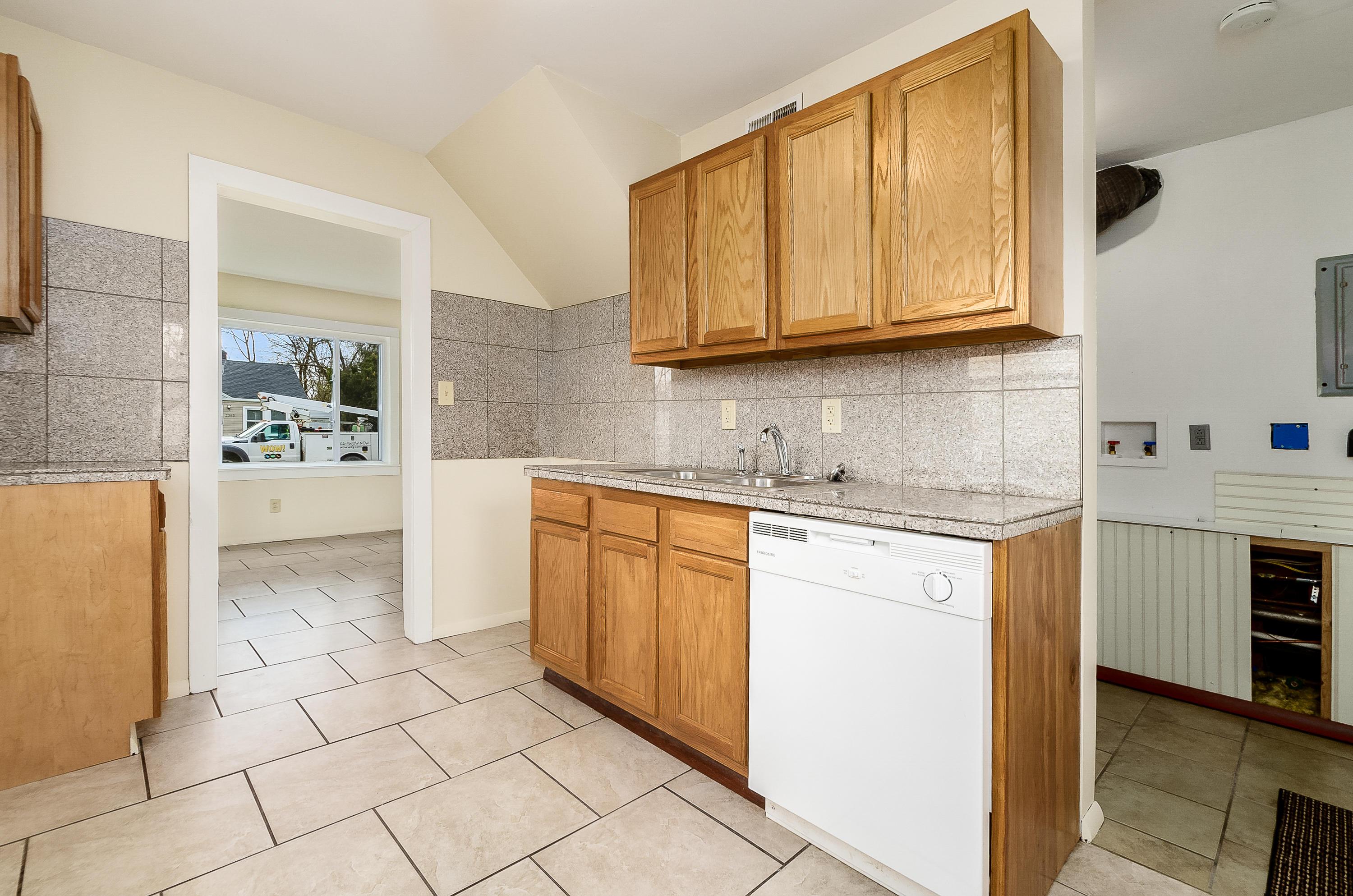 2360 Lindale Road Columbus, OH 43224 - Photo 6 of 29 Gallery Image 6