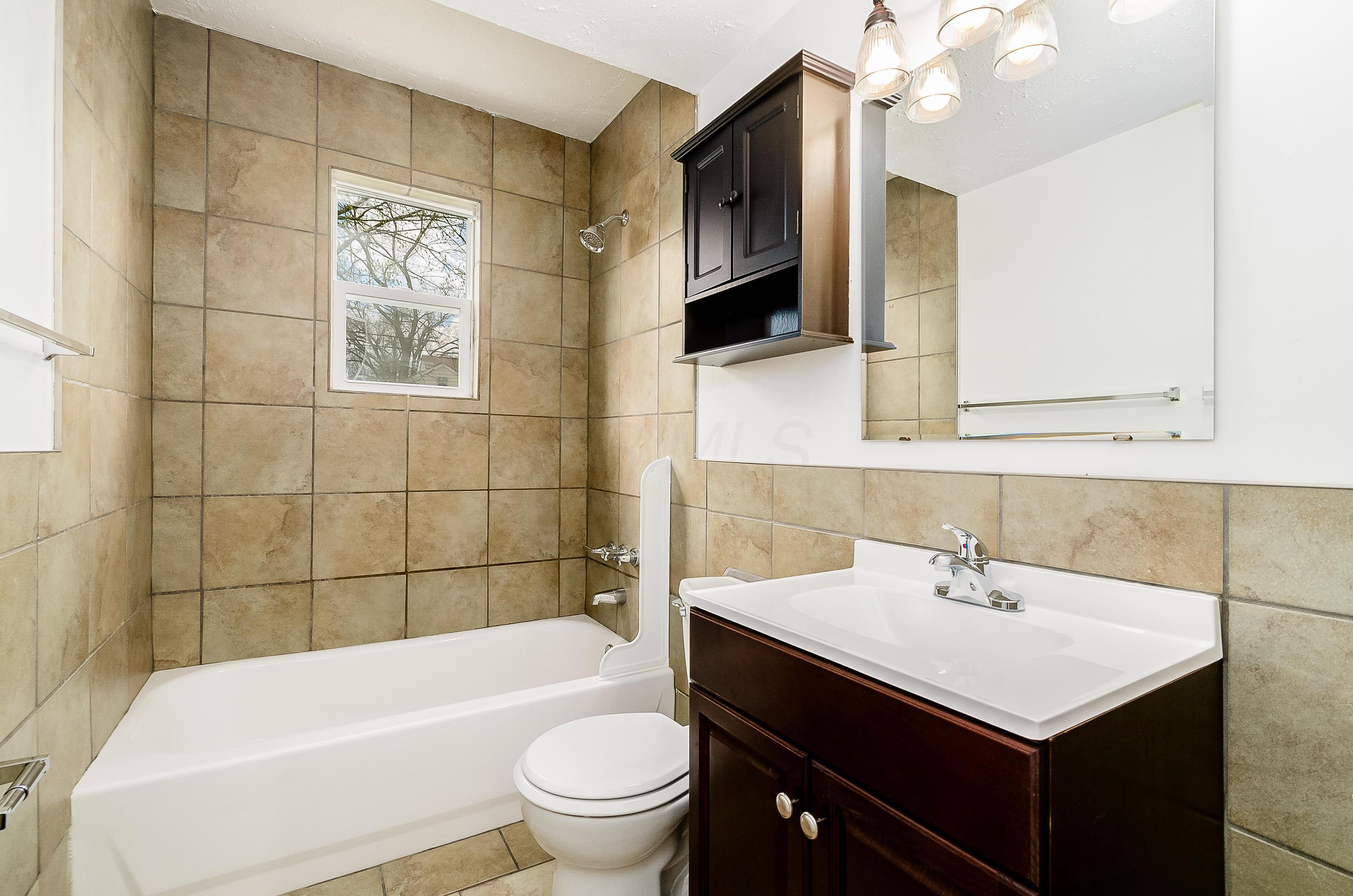 2360 Lindale Road Columbus, OH 43224 - Photo 9 of 29 Gallery Image 9