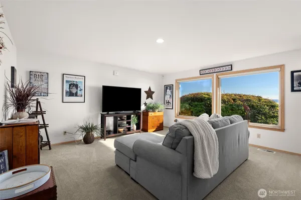 $1,395,000 | 212 Tala Shore Drive, Port Ludlow, WA 98365