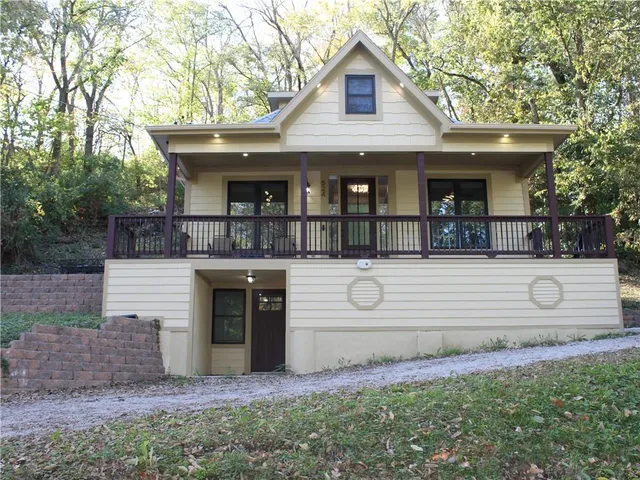 $255,000 | 624 Caldwell Street, Excelsior Springs, MO 64024