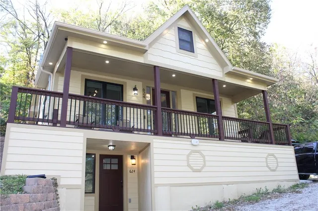 $255,000 | 624 Caldwell Street, Excelsior Springs, MO 64024