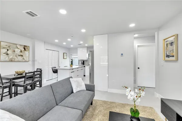 $5,800 | 6021 Southwest 19th Street, Miami, FL 33155