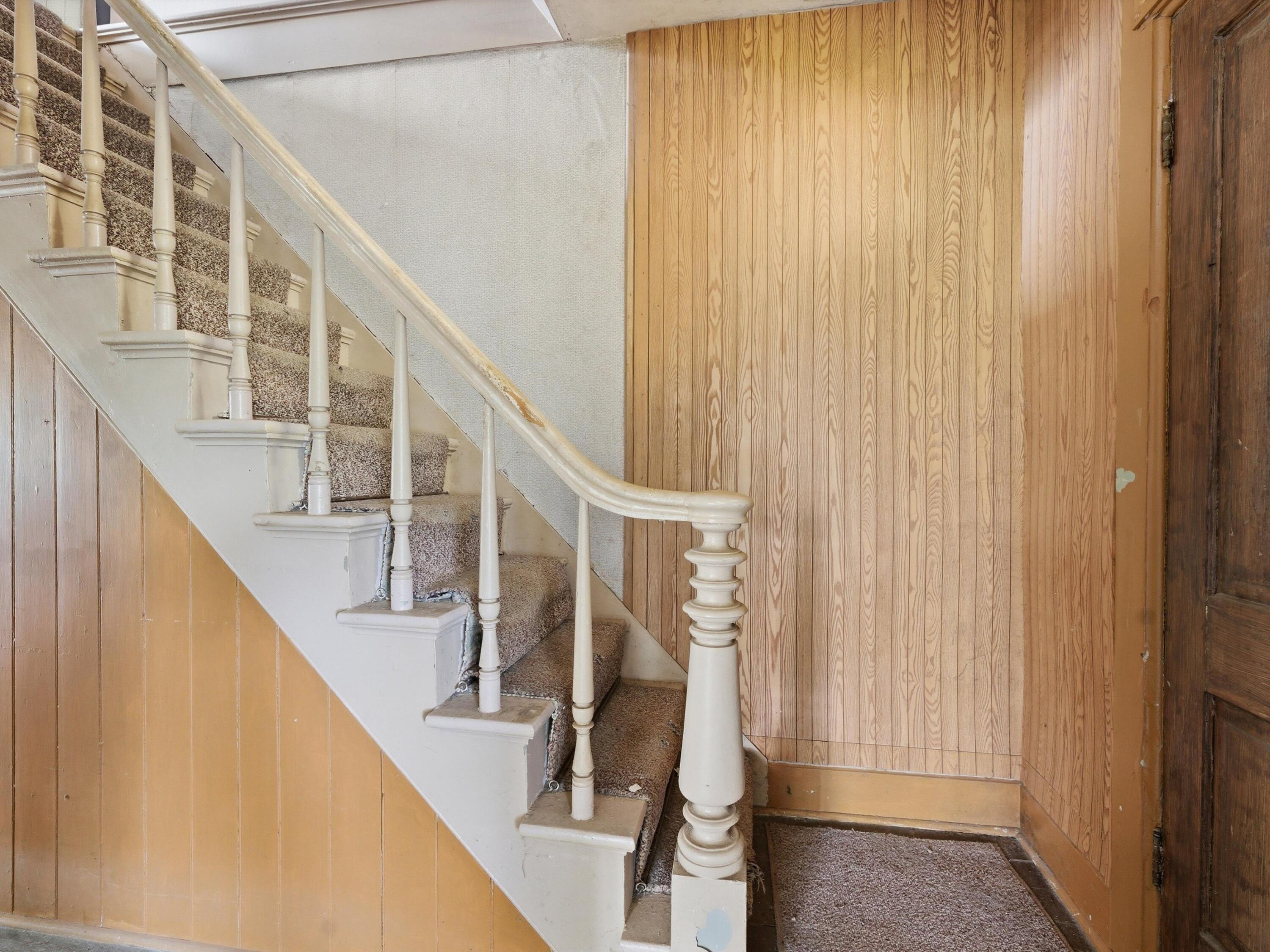 3510 County Highway Manitowoc, WI 54220 - Photo 27 of 36 Stairs