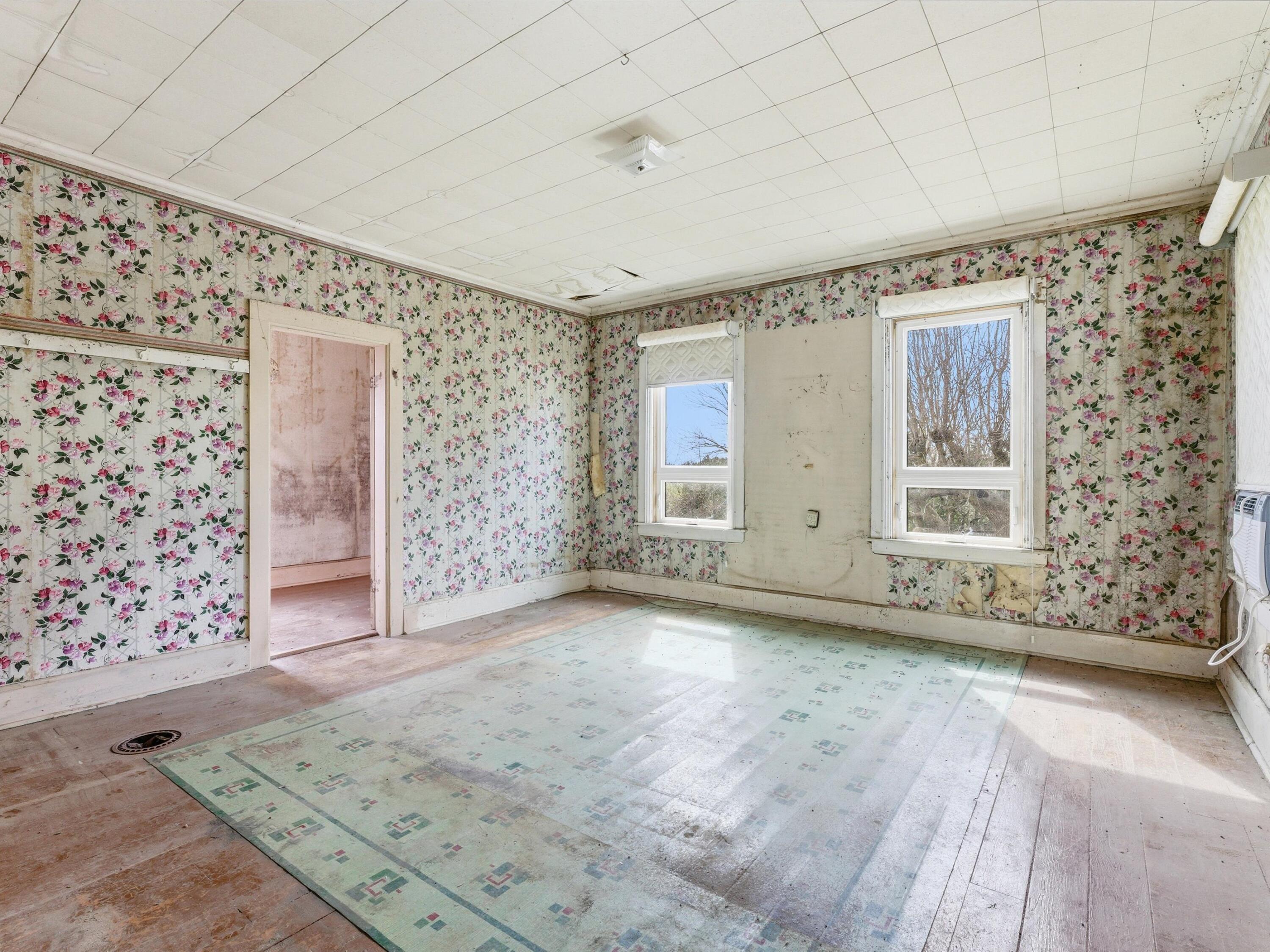 3510 County Highway Manitowoc, WI 54220 - Photo 29 of 36 Bedroom 1 upstairs