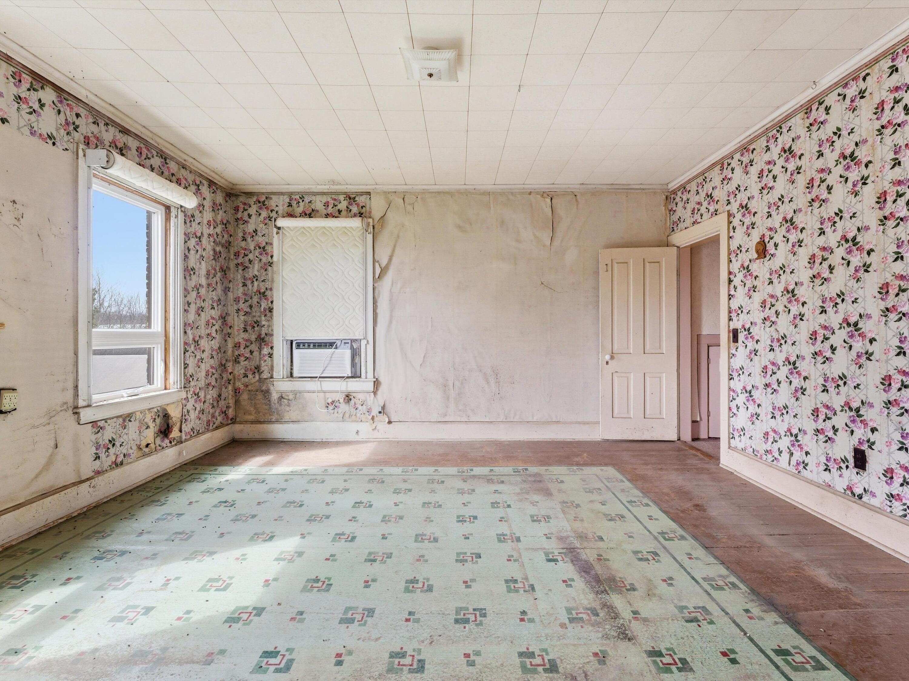 3510 County Highway Manitowoc, WI 54220 - Photo 30 of 36 Bedroom 1 upstairs