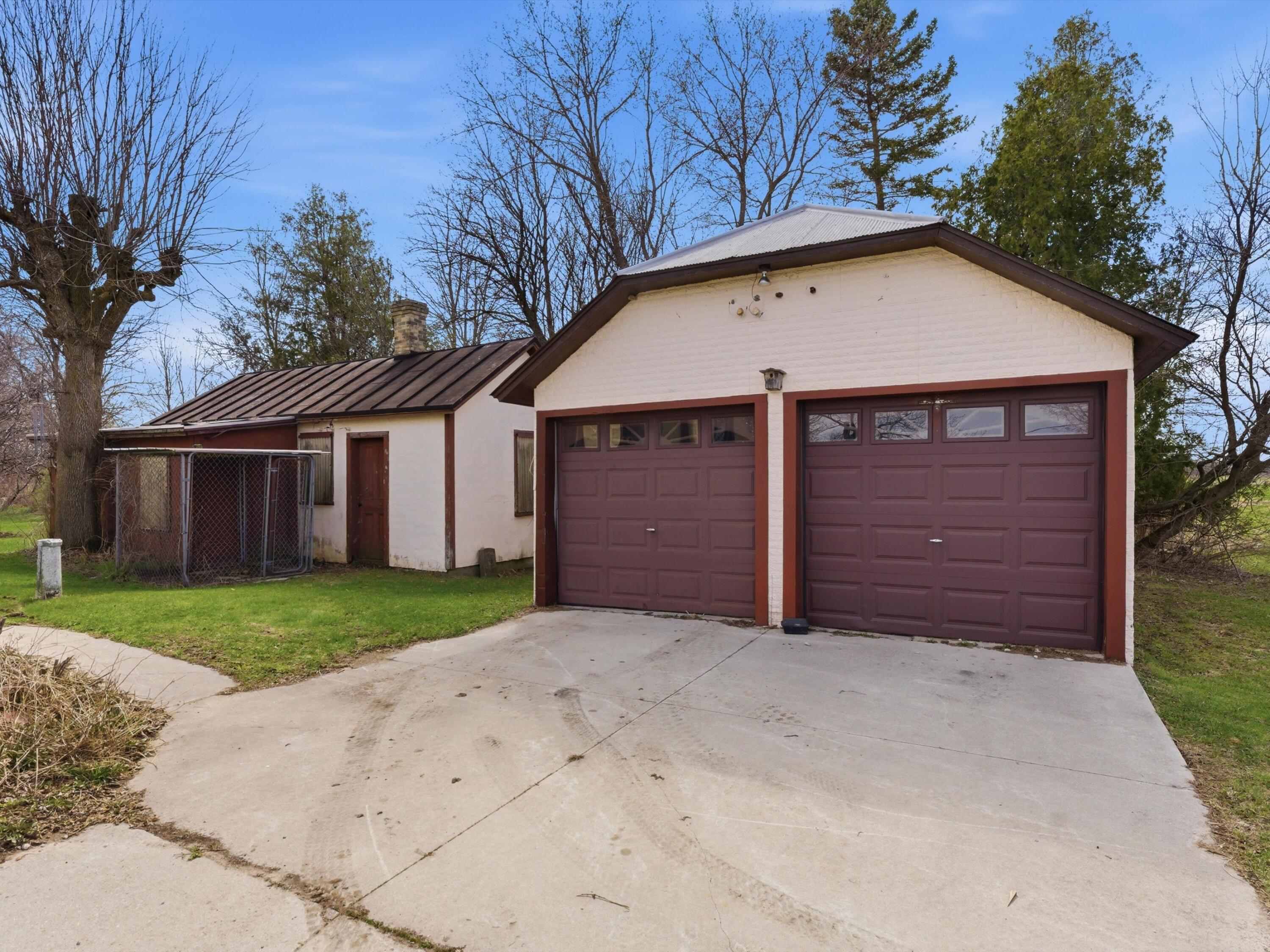 3510 County Highway Manitowoc, WI 54220 - Photo 3 of 36 2 Car Garage