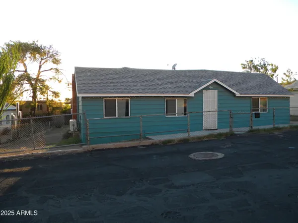 $245,000 | 75 North High School Avenue, Superior, AZ 85173