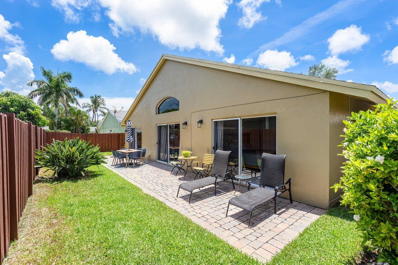 6063 Barbara Street Jupiter, FL 33458 - Photo 24 of 26 24